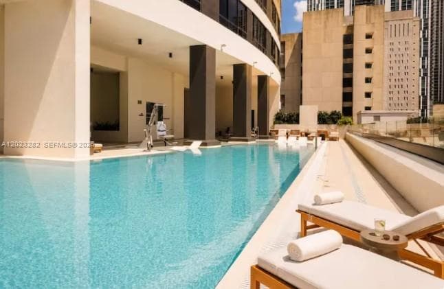 225 N Miami Ave # 2108, Miami FL 33128 — 24