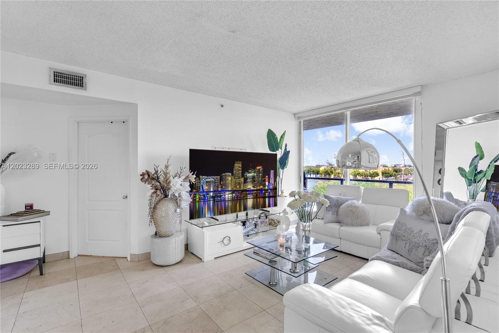 5077 NW 7th St # 517, Miami FL 33126 — 5