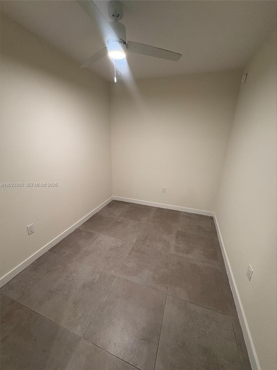 16395 Biscayne Blvd # 1311, North Miami Beach FL 33160 — 5