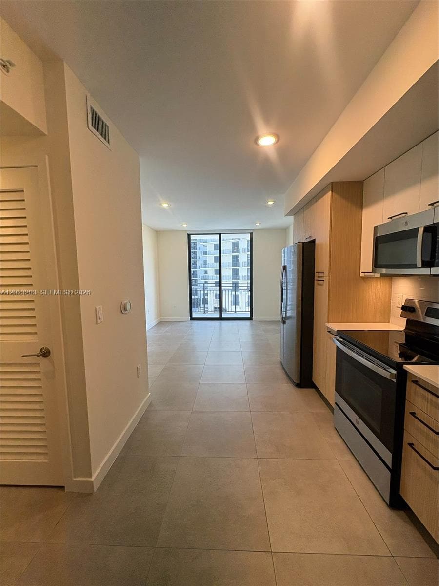 16395 Biscayne Blvd # 1311, North Miami Beach FL 33160 — 8