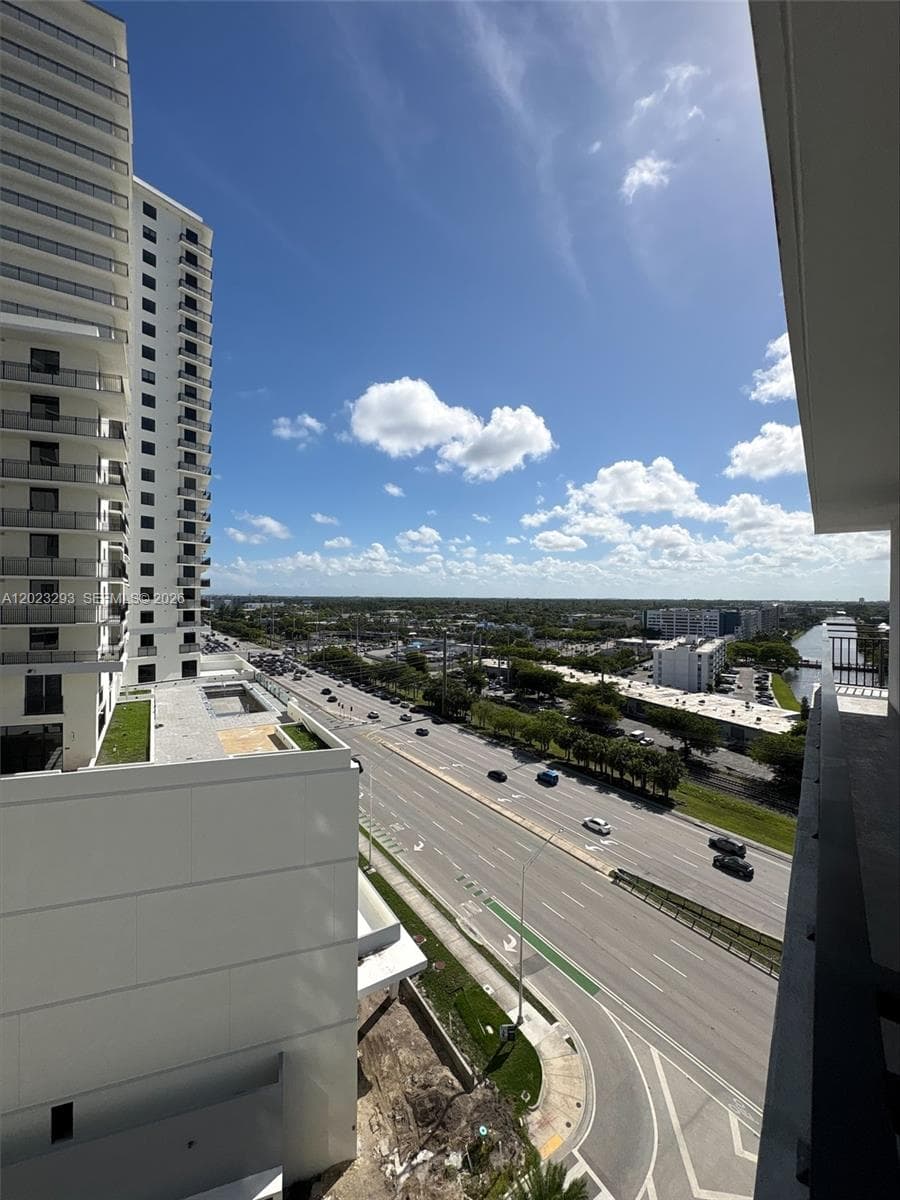 16395 Biscayne Blvd # 1311, North Miami Beach FL 33160 — 21