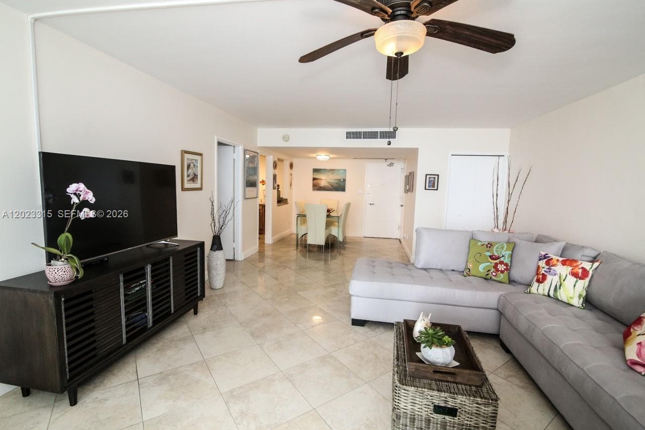 5151 Collins Ave # 827, Miami Beach FL 33140 — 5