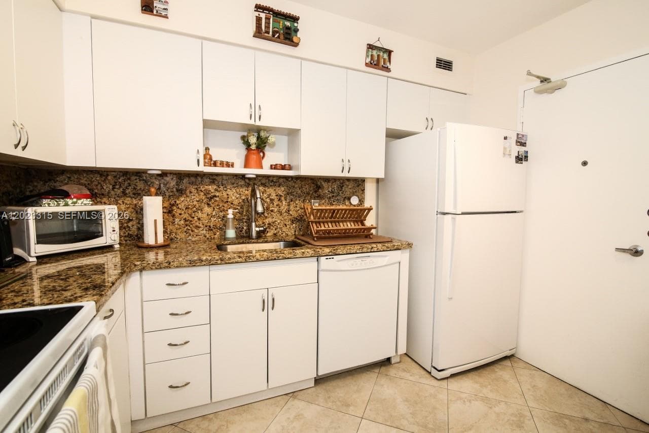 5151 Collins Ave # 827, Miami Beach FL 33140 — 9