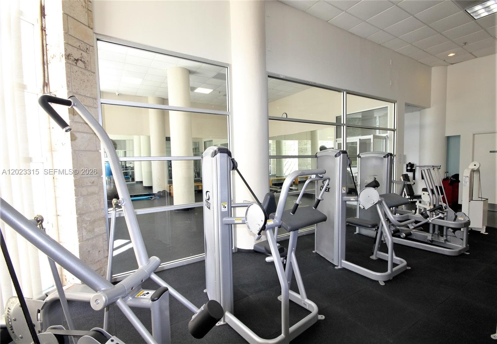 5151 Collins Ave # 827, Miami Beach FL 33140 — 39