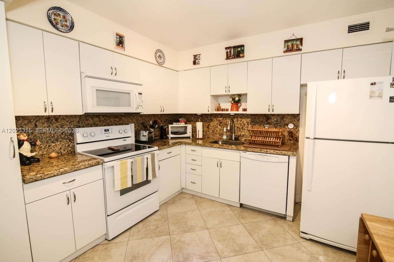 5151 Collins Ave # 827, Miami Beach FL 33140 — 8