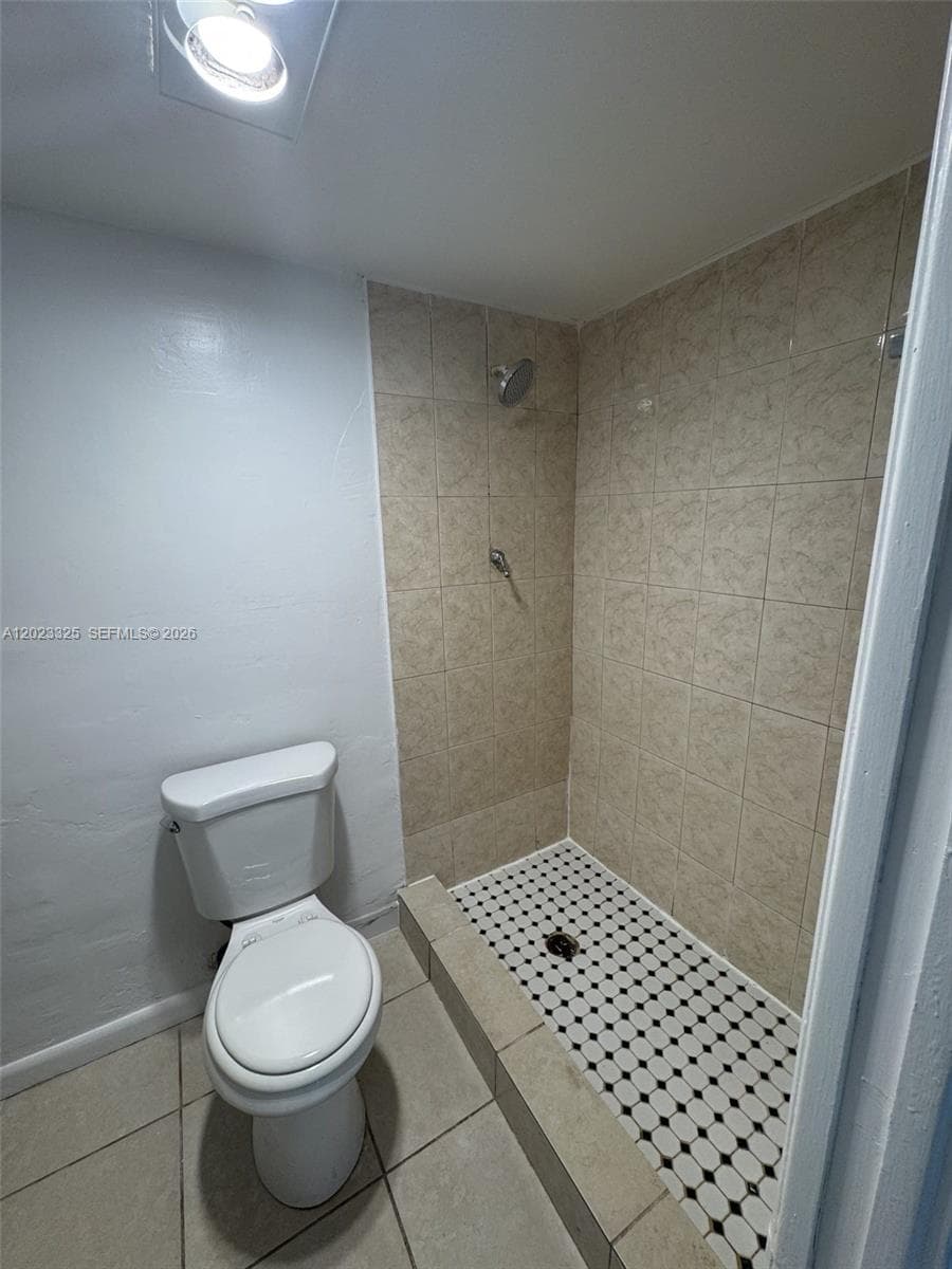 1643 NE Miami Gardens Dr # 121, Miami FL 33179 — 3