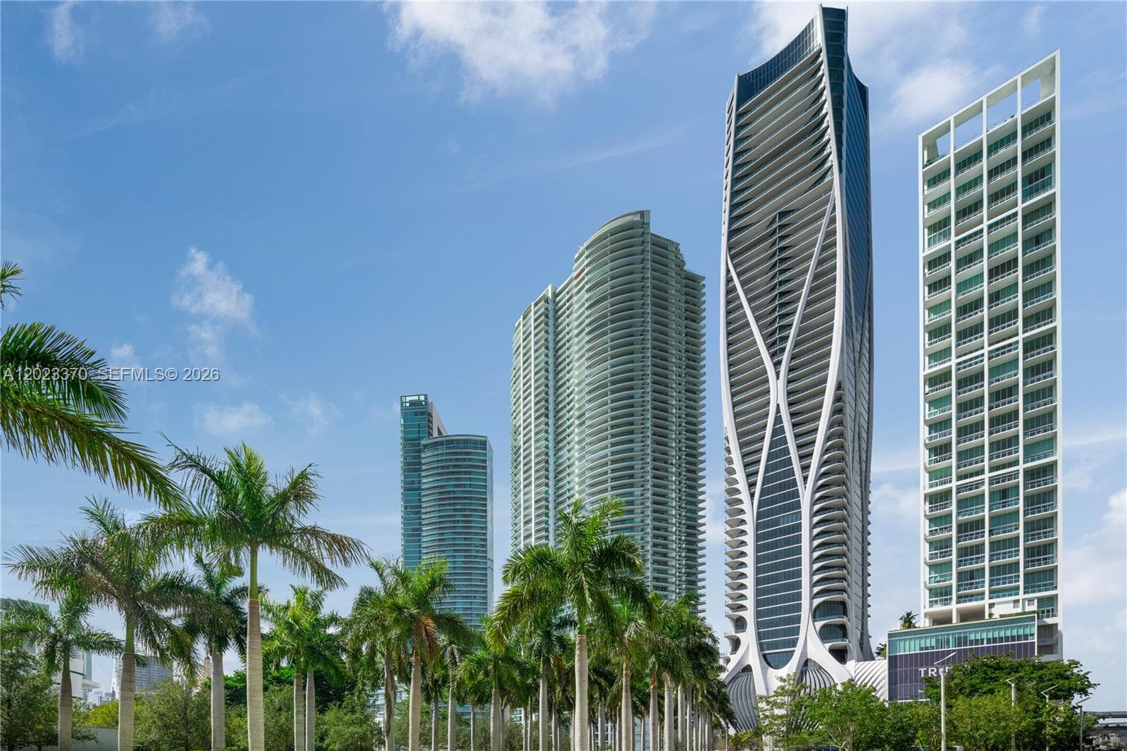 1000 Biscayne Blvd # 1702, Miami FL 33132 — 32