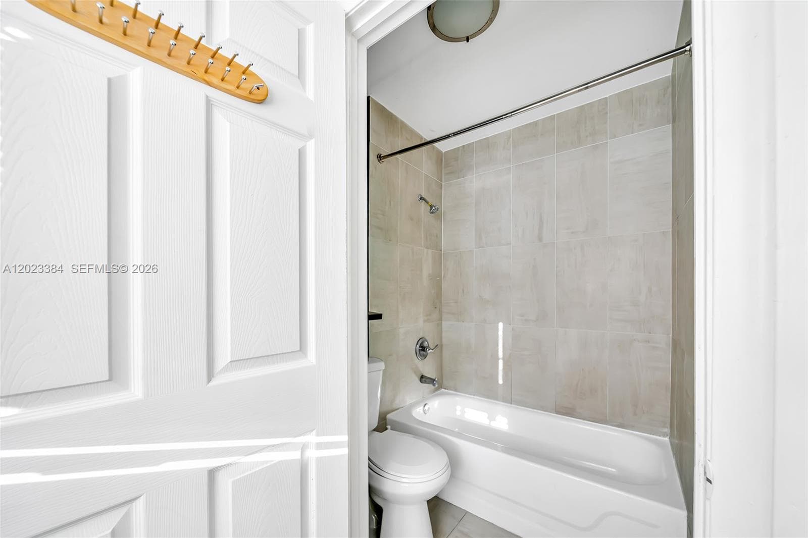 2011 Bay Dr # 8, Miami Beach FL 33141 — 14