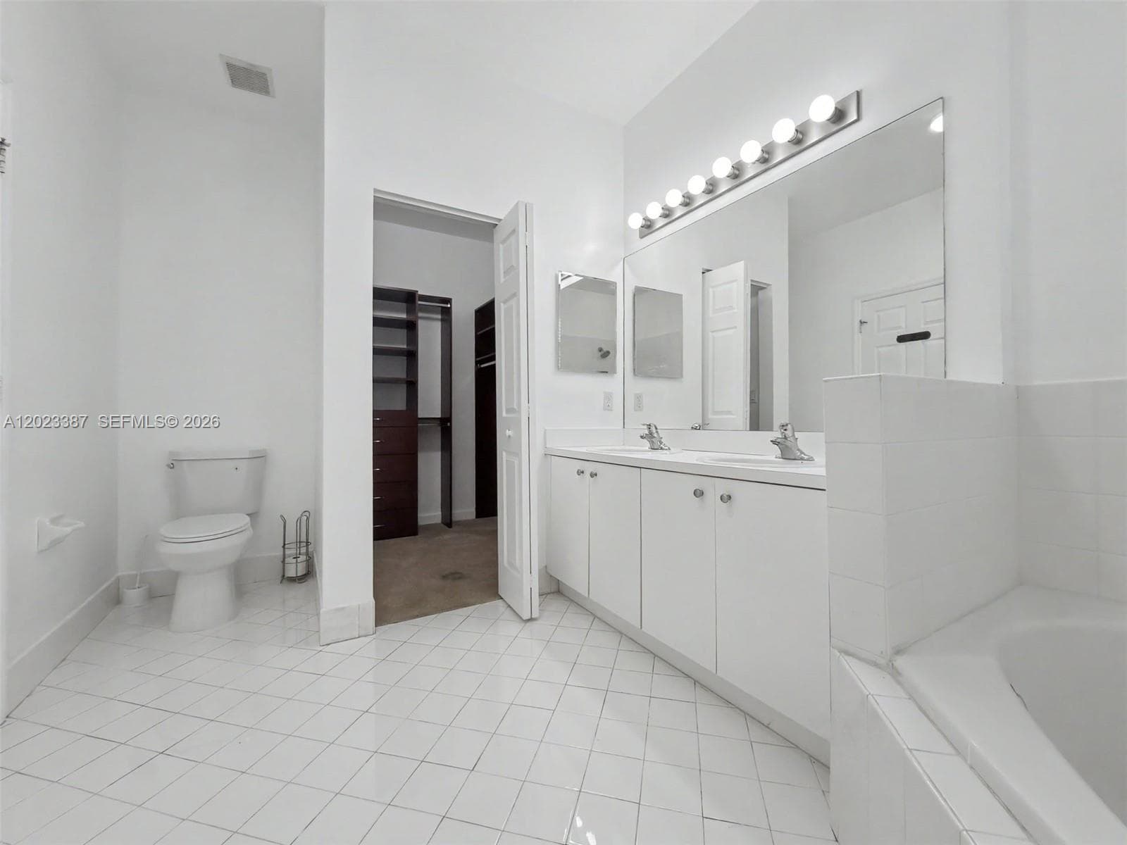 9267 SW 220th Ter, Cutler Bay FL 33190 — 28