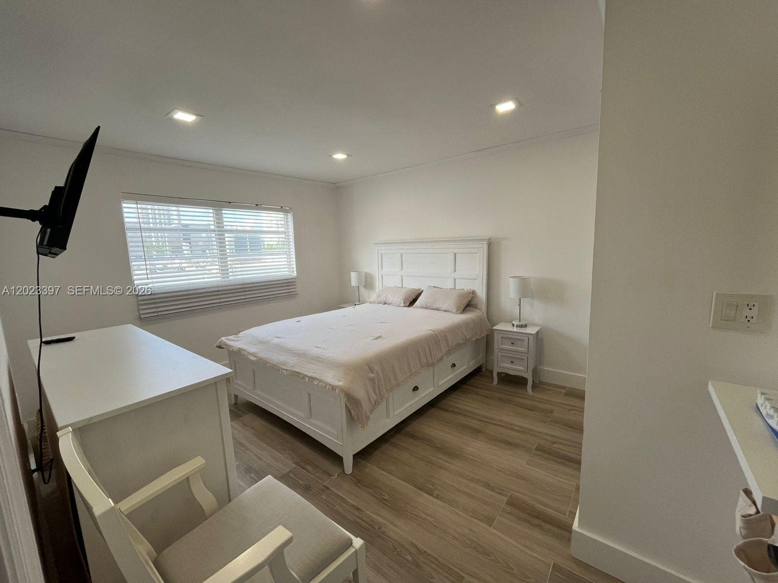 6965 Harding Ave # 401, Miami Beach FL 33141 — 8