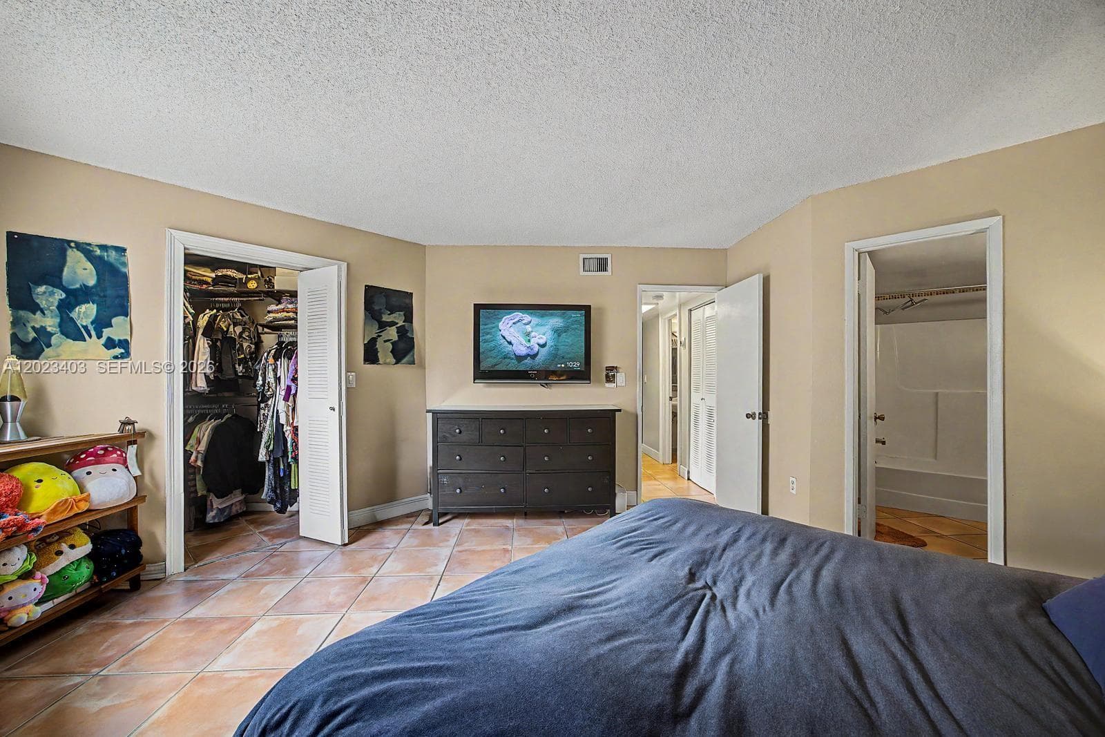 10233 NW 9th St Cir # 1, Miami FL 33172 — 10