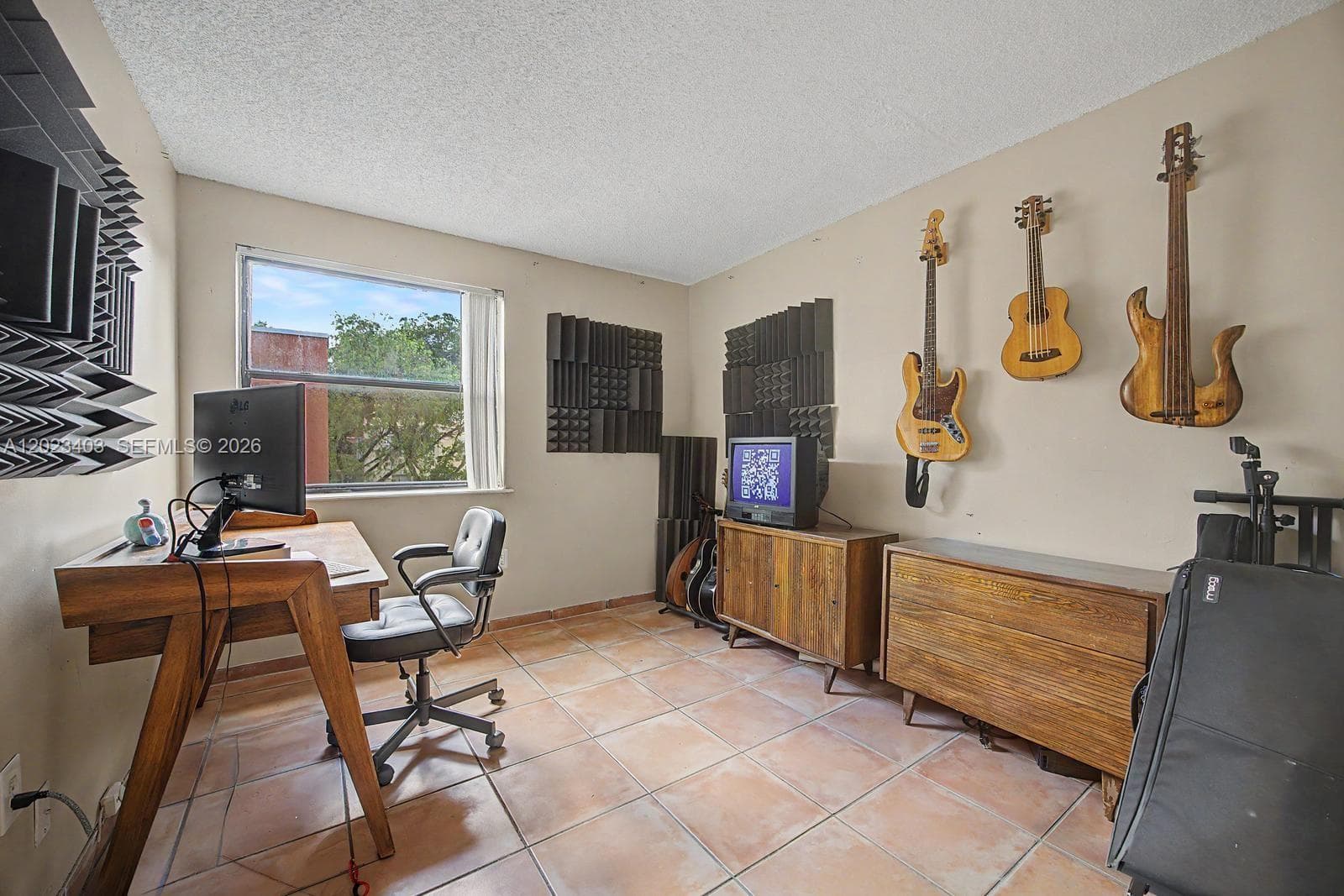 10233 NW 9th St Cir # 1, Miami FL 33172 — 14