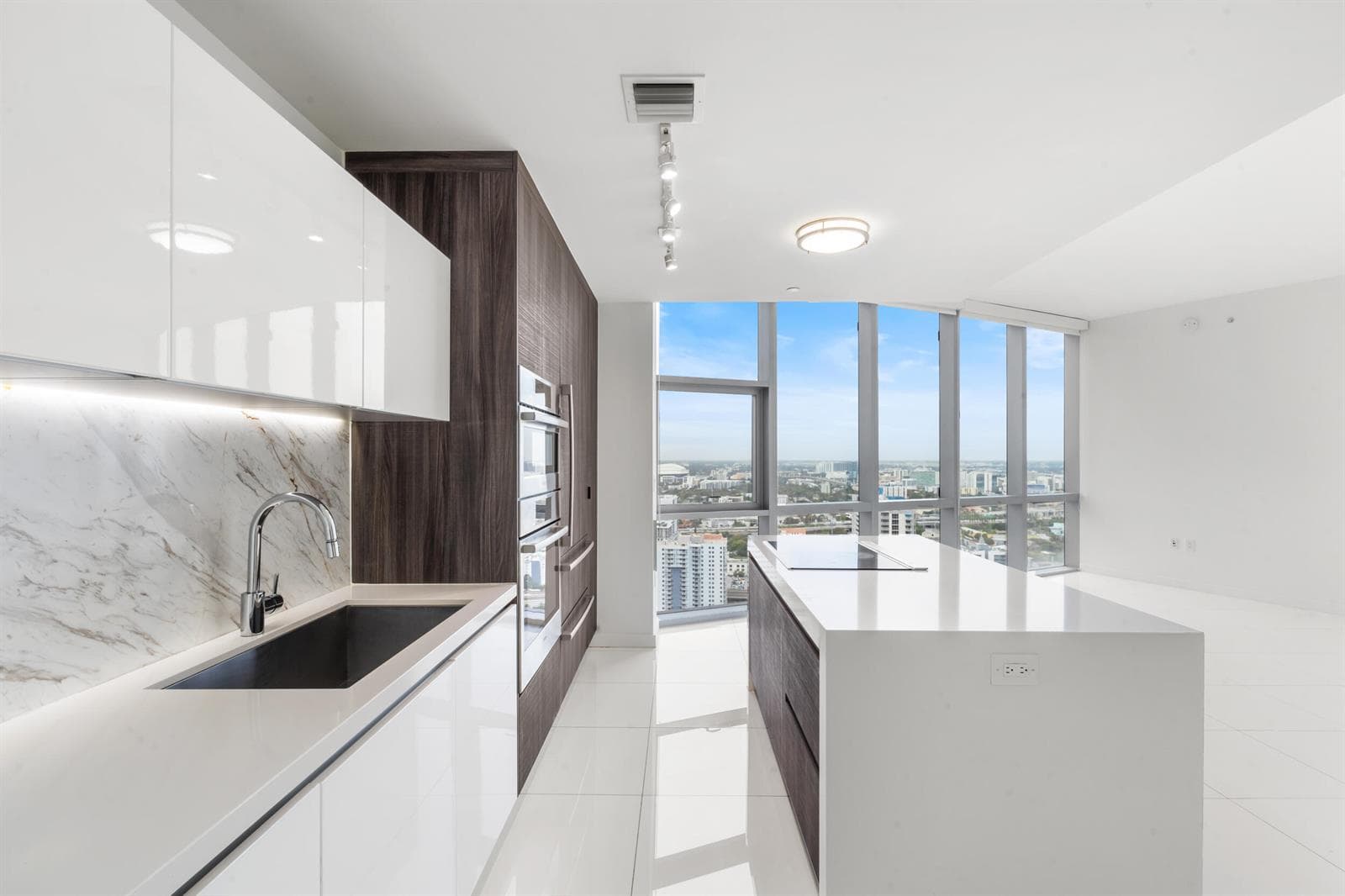 851 NE 1st Avenue # 3202, Miami FL 33130 — 2
