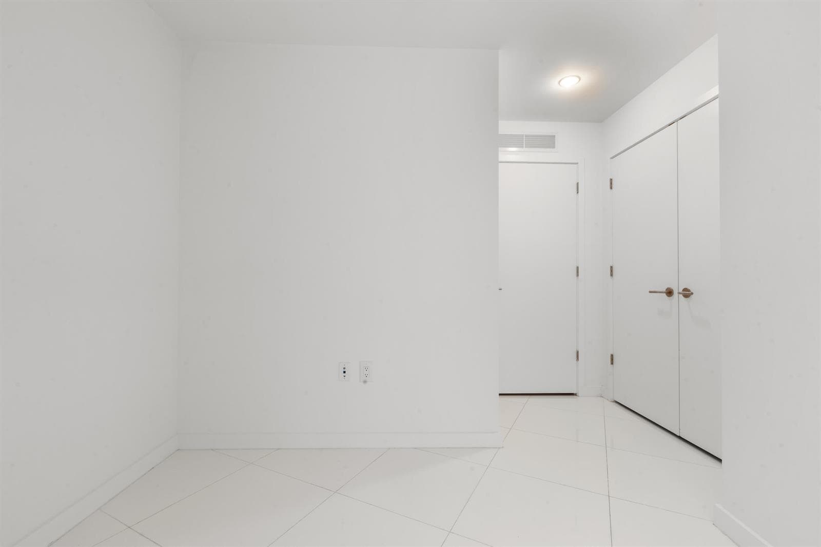 851 NE 1st Avenue # 3202, Miami FL 33130 — 13