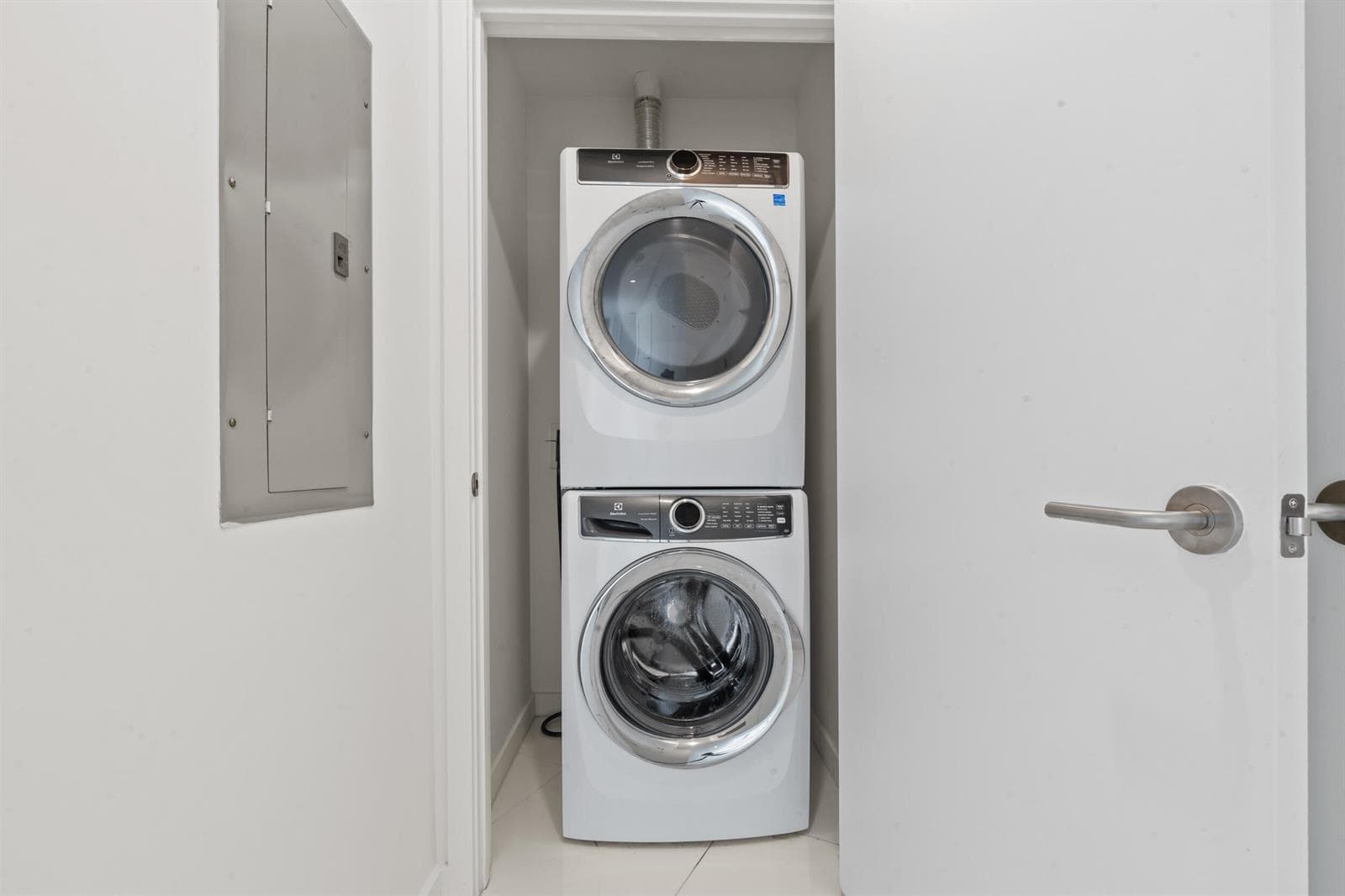 851 NE 1st Avenue # 3202, Miami FL 33130 — 17