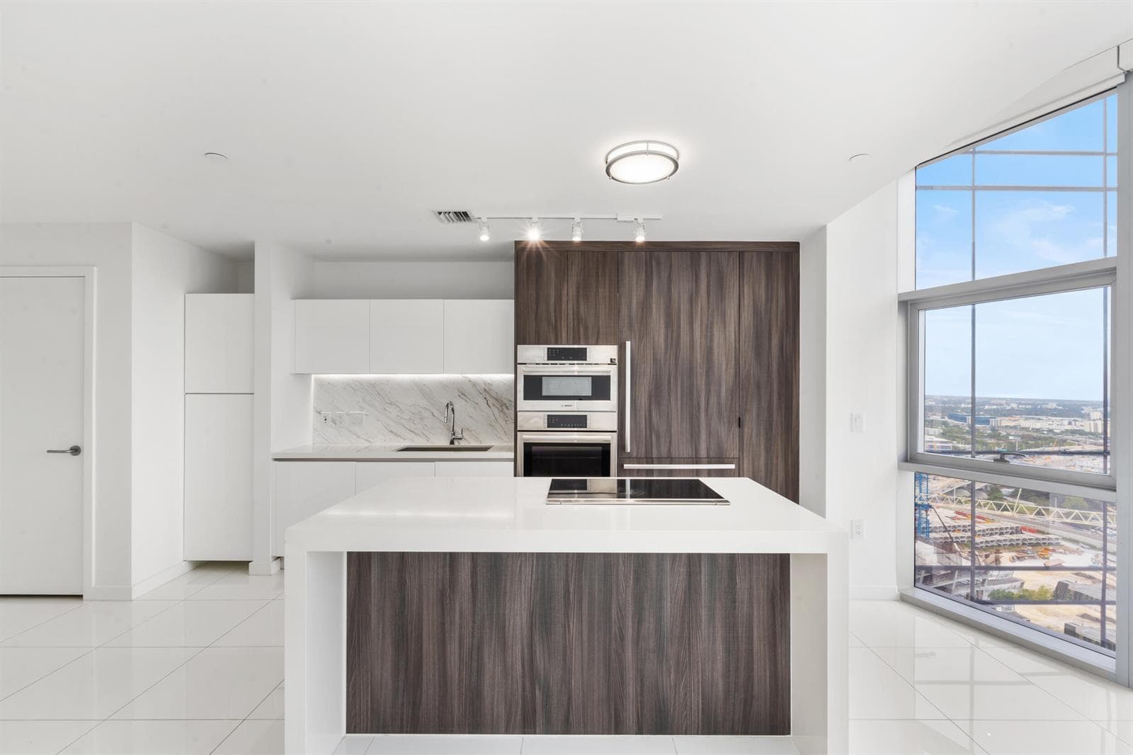 851 NE 1st Avenue # 3202, Miami FL 33130 — 3