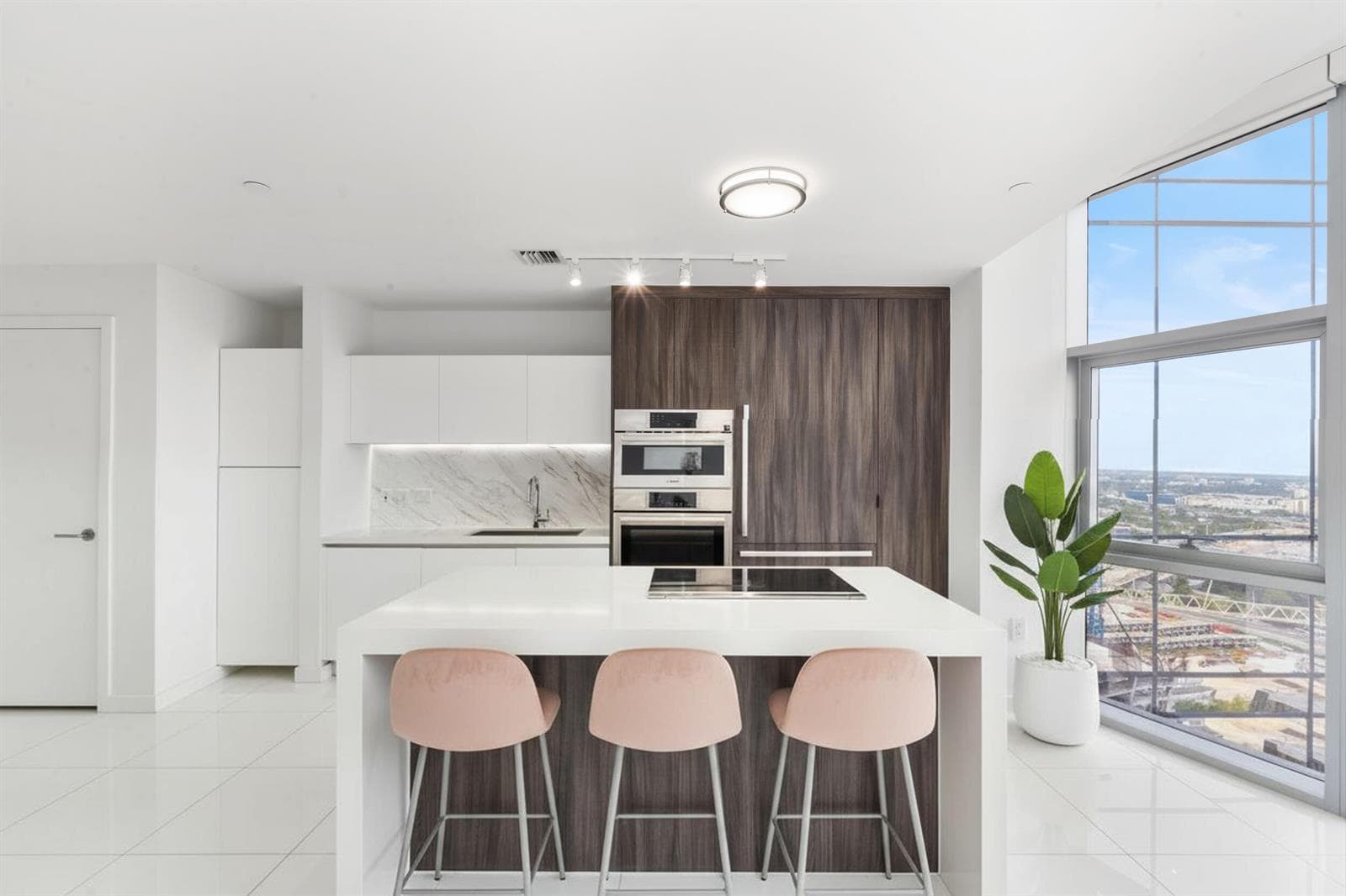 851 NE 1st Avenue # 3202, Miami FL 33130 — 5