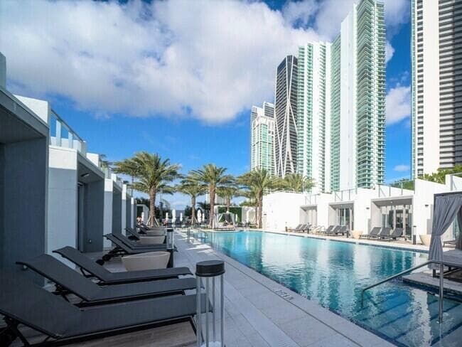 851 NE 1st Avenue # 3202, Miami FL 33130 — 25