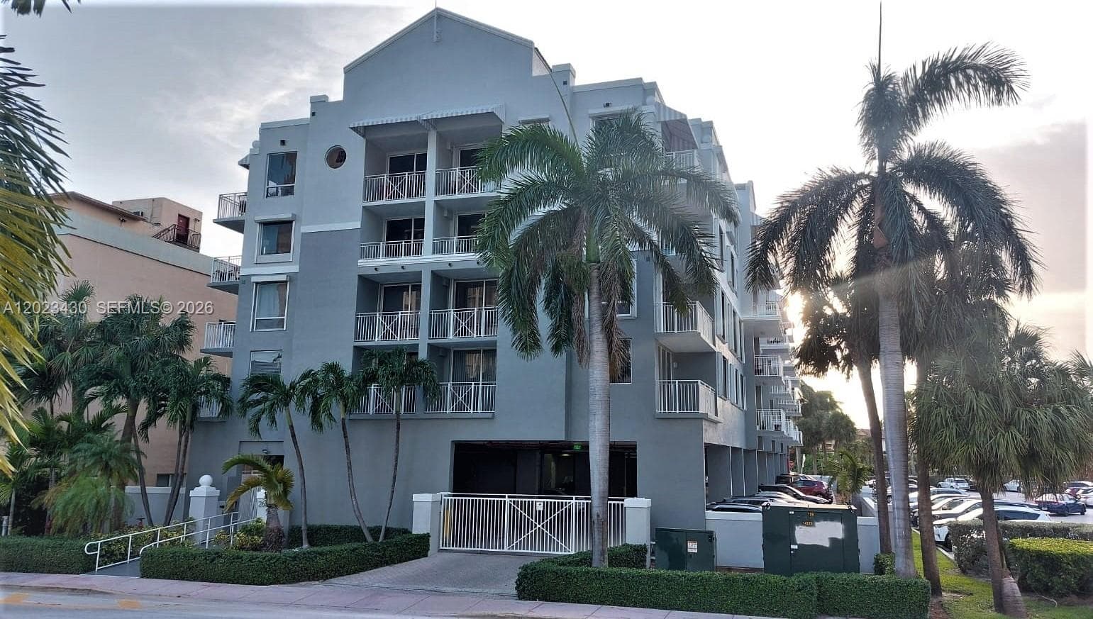 2642 Collins Ave # 408, Miami Beach FL 33140 — 10