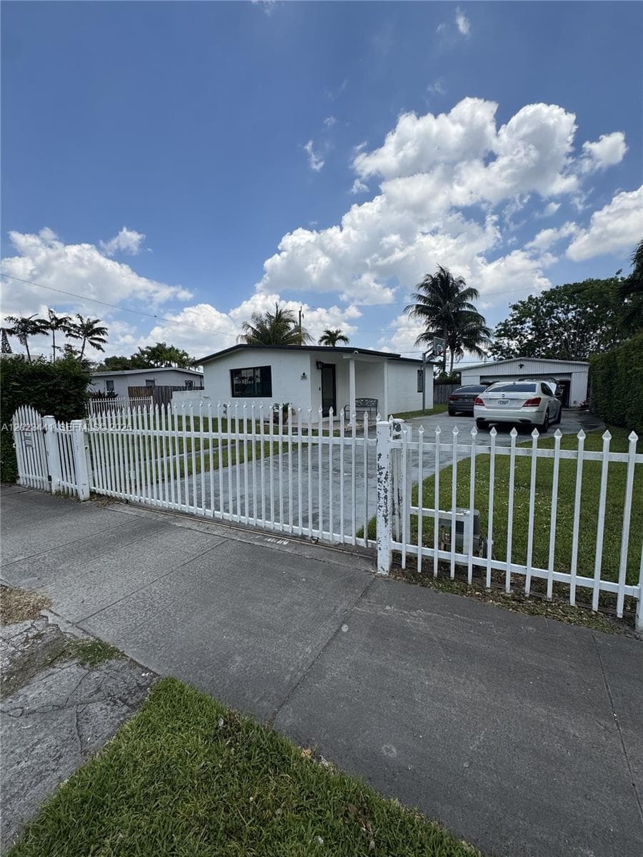 5701 SW 117th Ave, Miami FL 33183 — 4