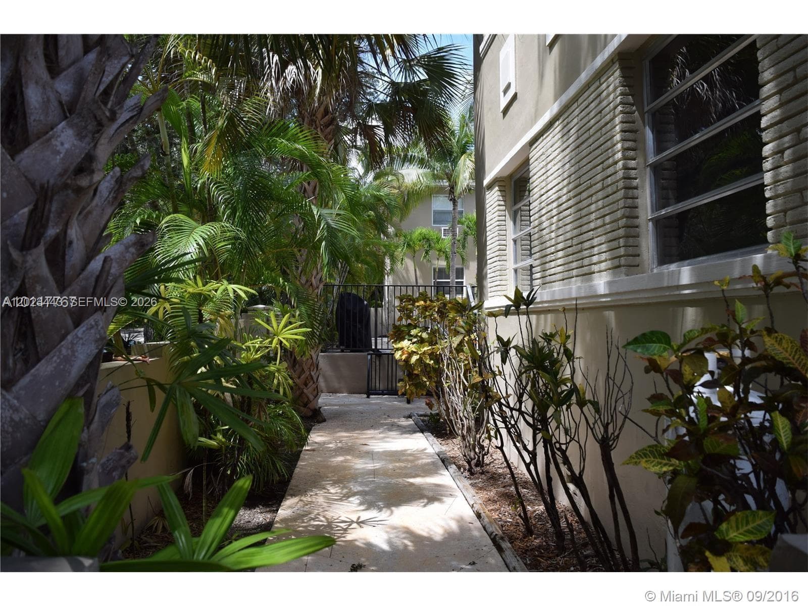 125 Edgewater Dr # 7, Coral Gables FL 33133 — 12