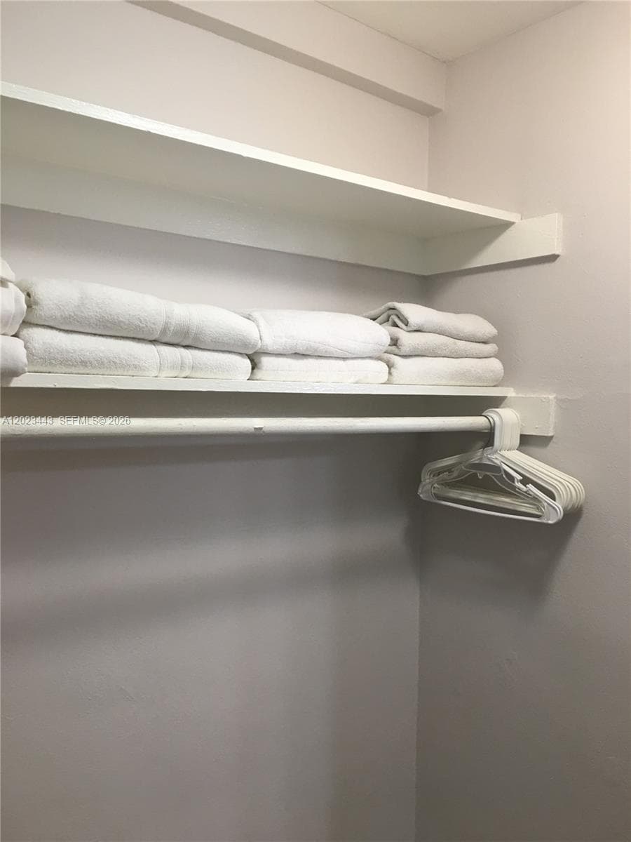 125 Edgewater Dr # 7, Coral Gables FL 33133 — 10