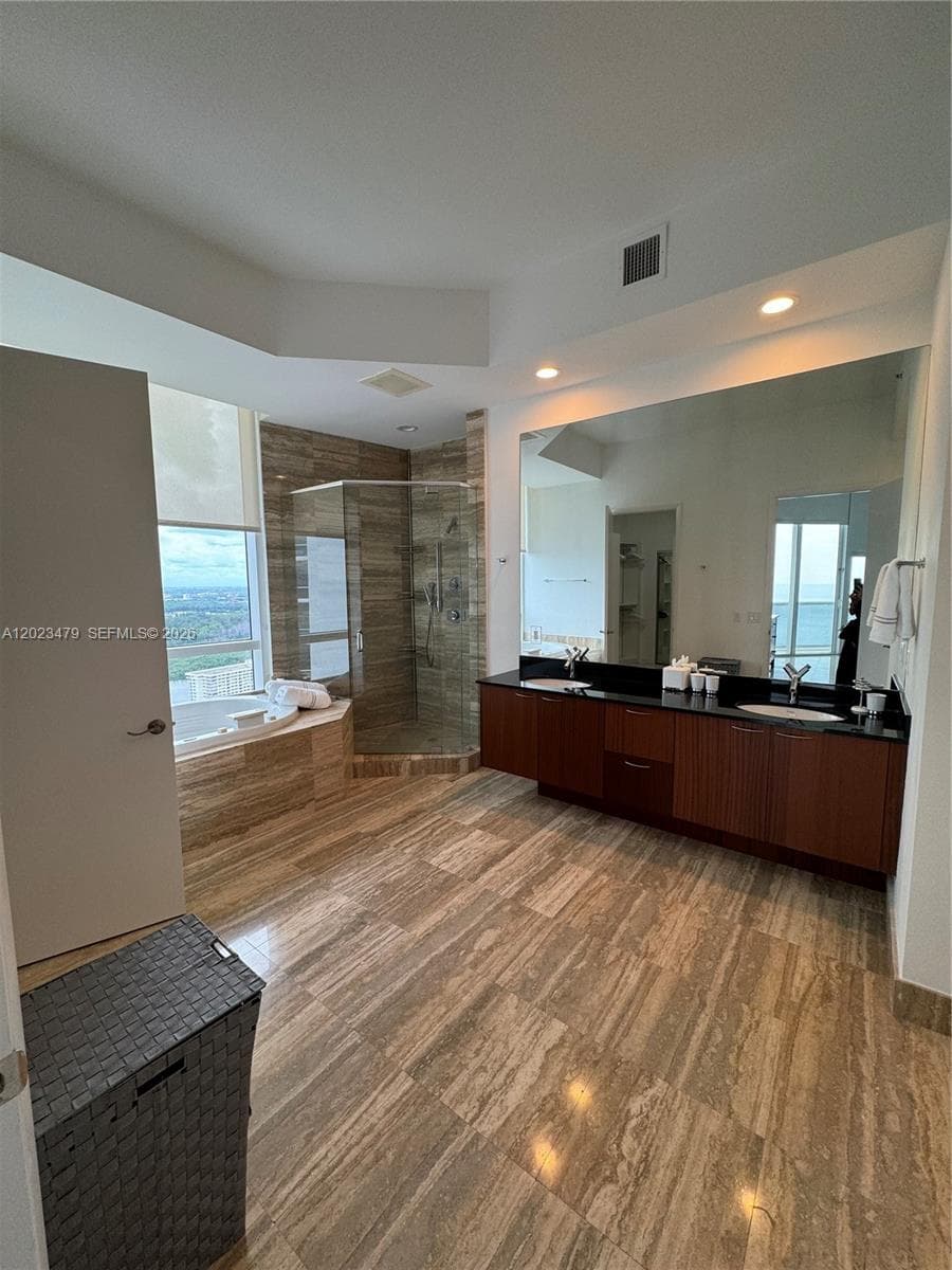 16001 Collins Ave # 4006, Sunny Isles Beach FL 33160 — 24