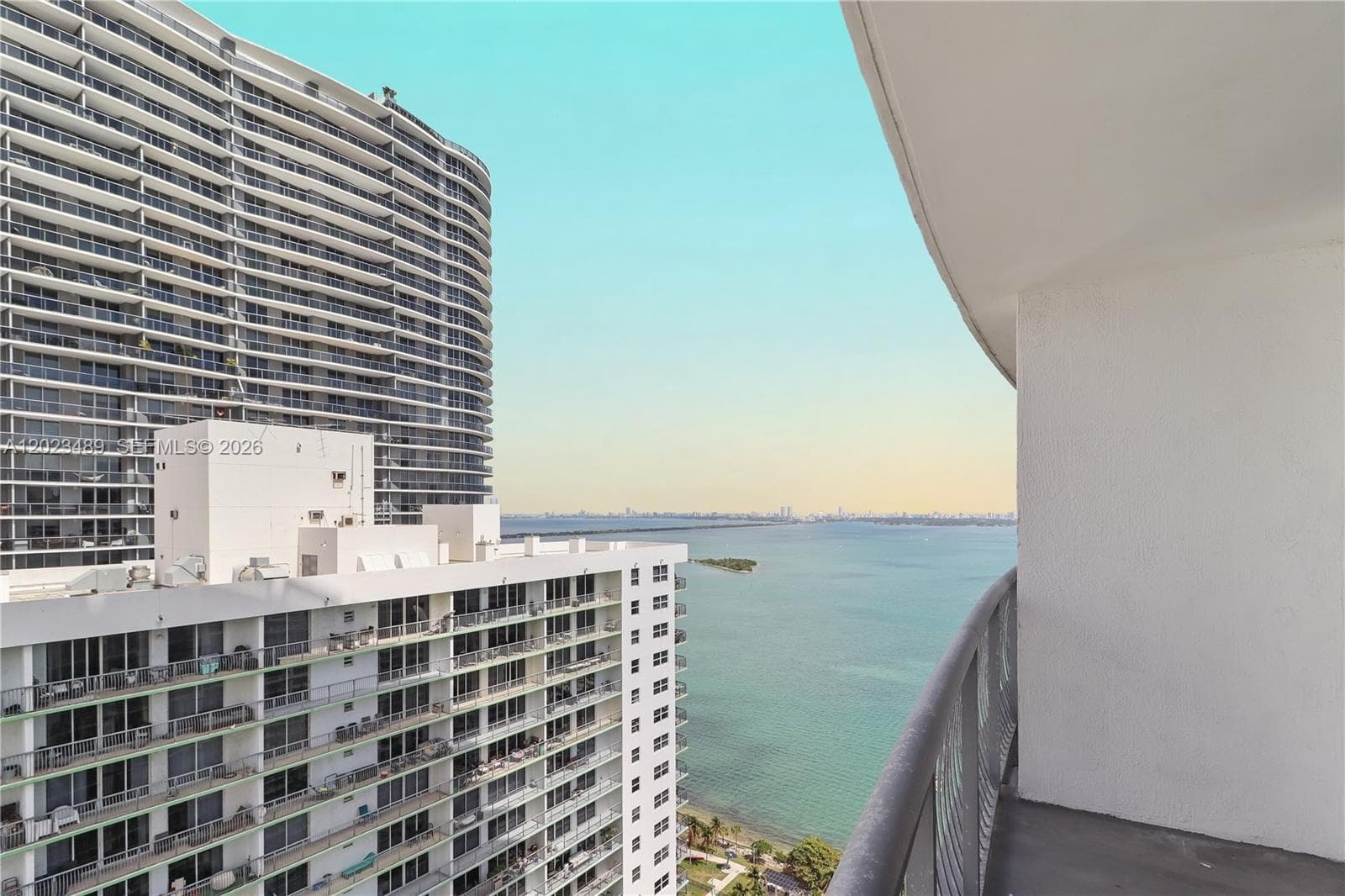 1750 N Bayshore Dr # 3809, Miami FL 33132 — 1