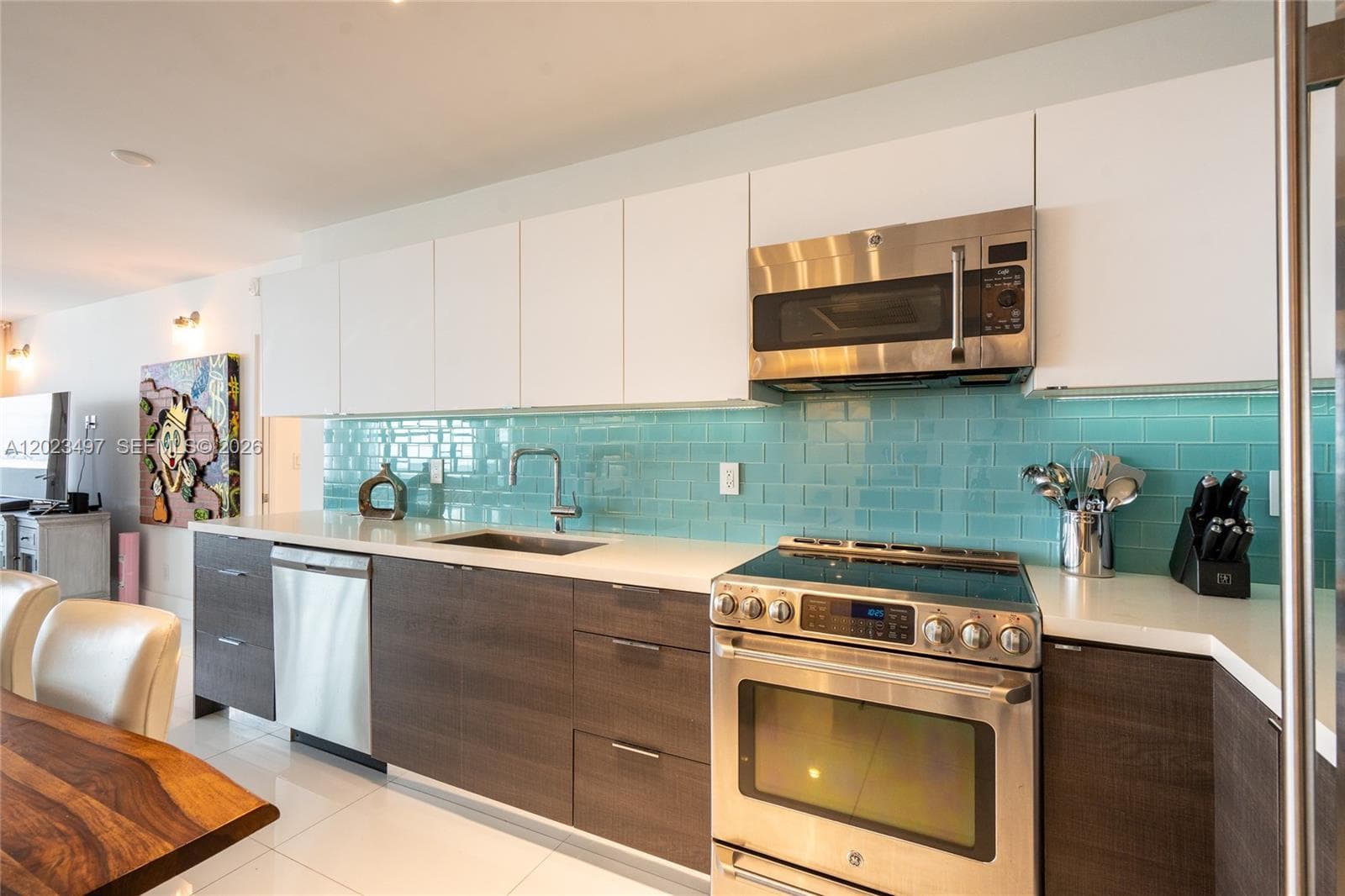 100 Lincoln Rd # 1523, Miami Beach FL 33139 — 9