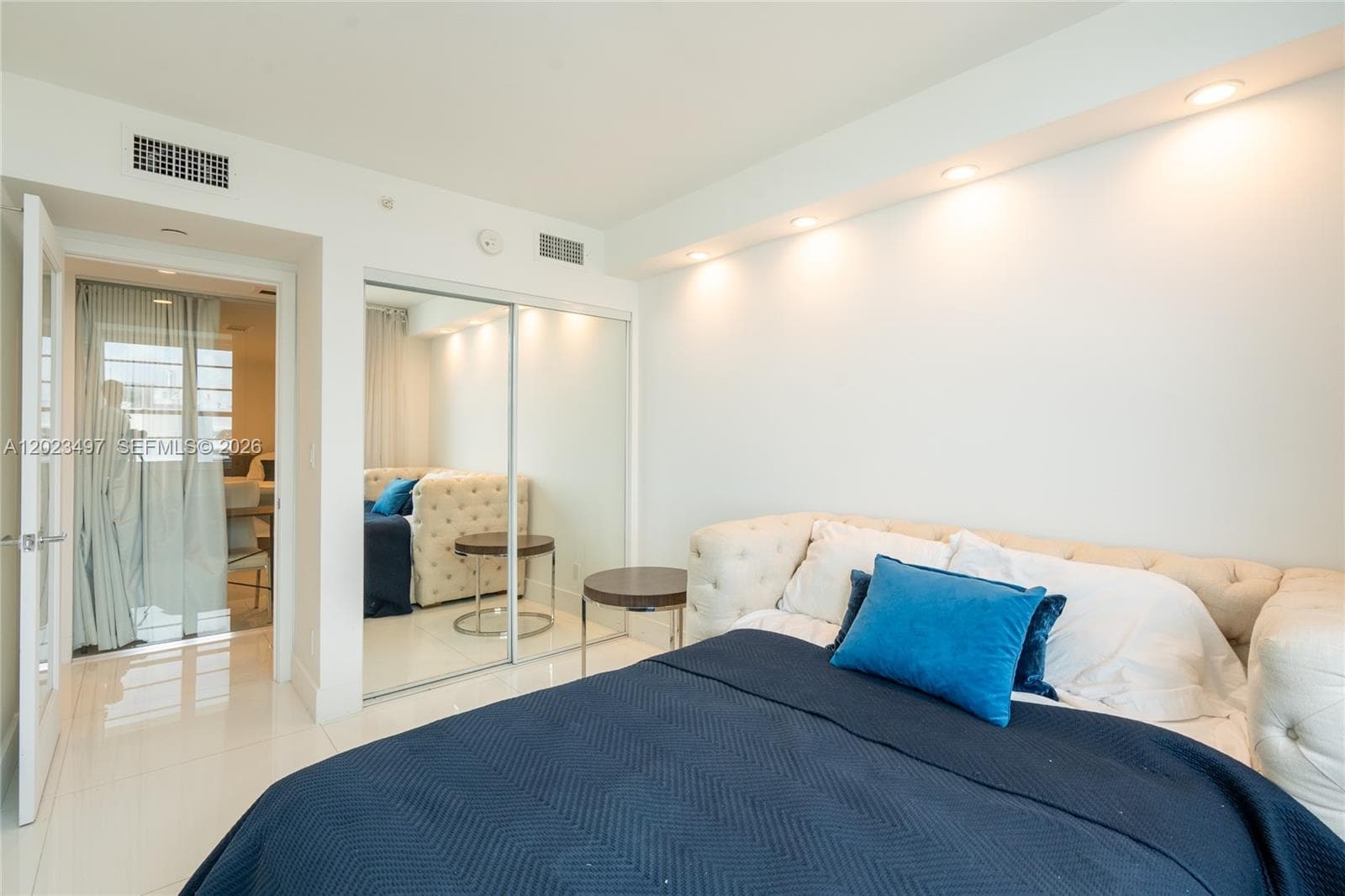 100 Lincoln Rd # 1523, Miami Beach FL 33139 — 18
