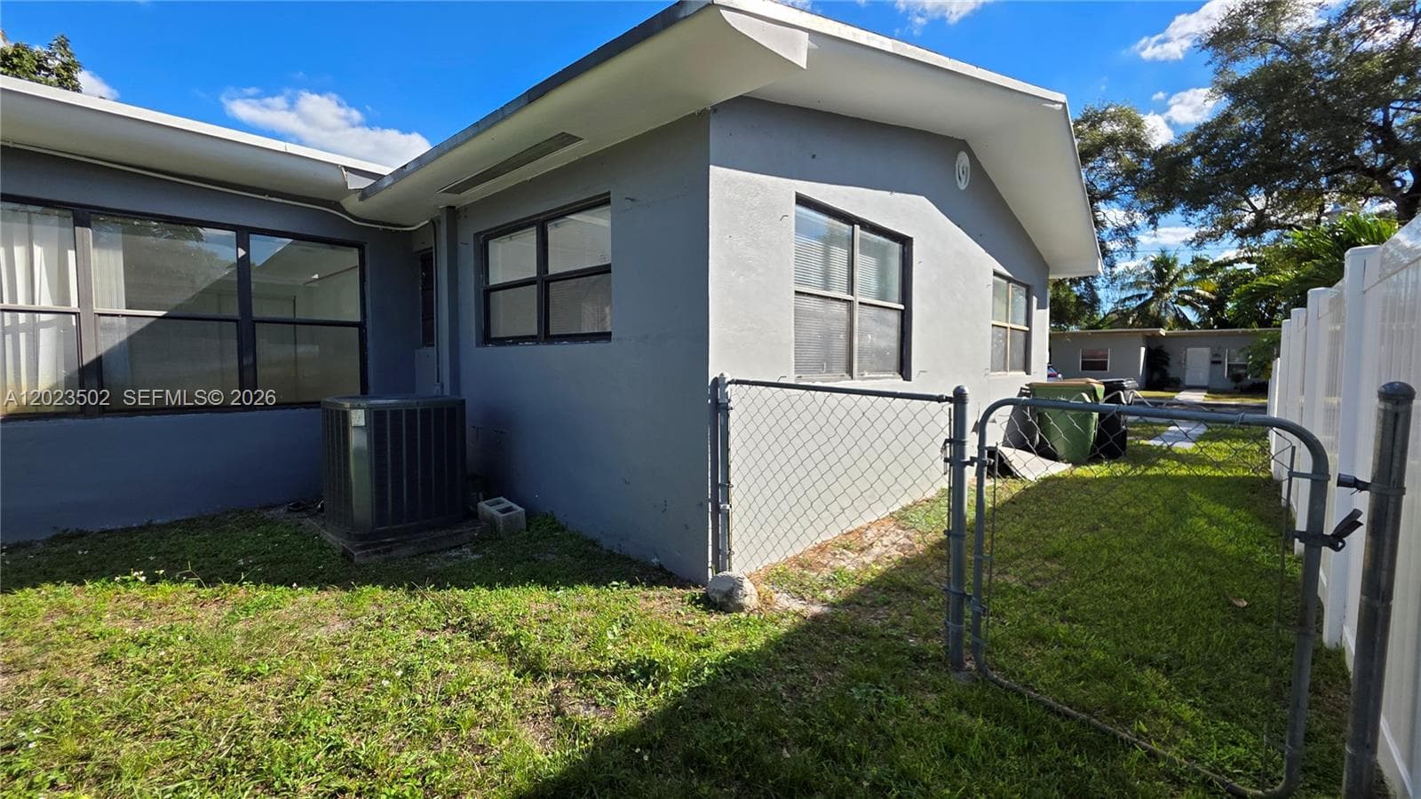 525 NE 132nd Ter, North Miami FL 33161 — 32