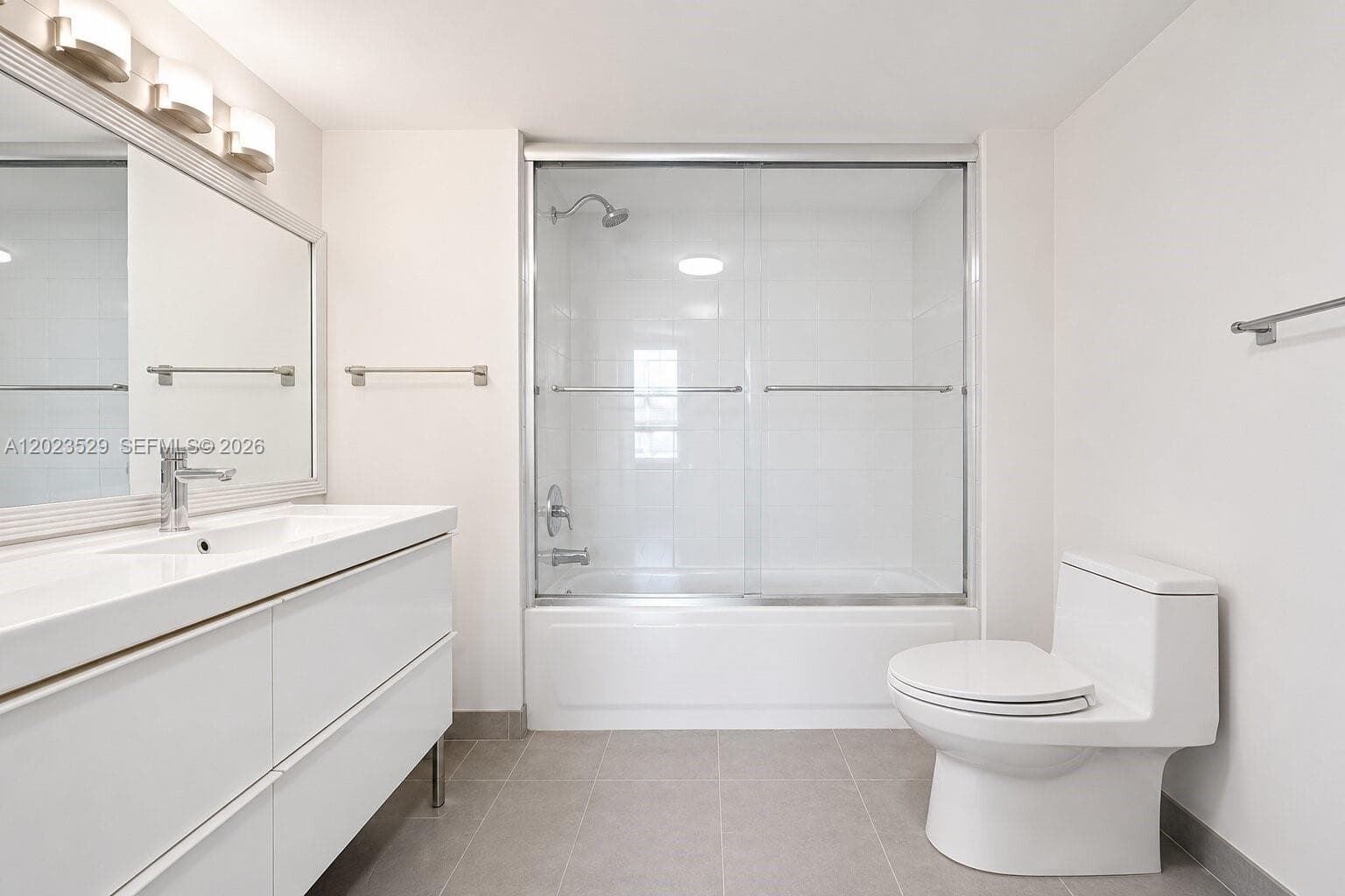 2642 Collins Ave # 303, Miami Beach FL 33140 — 16