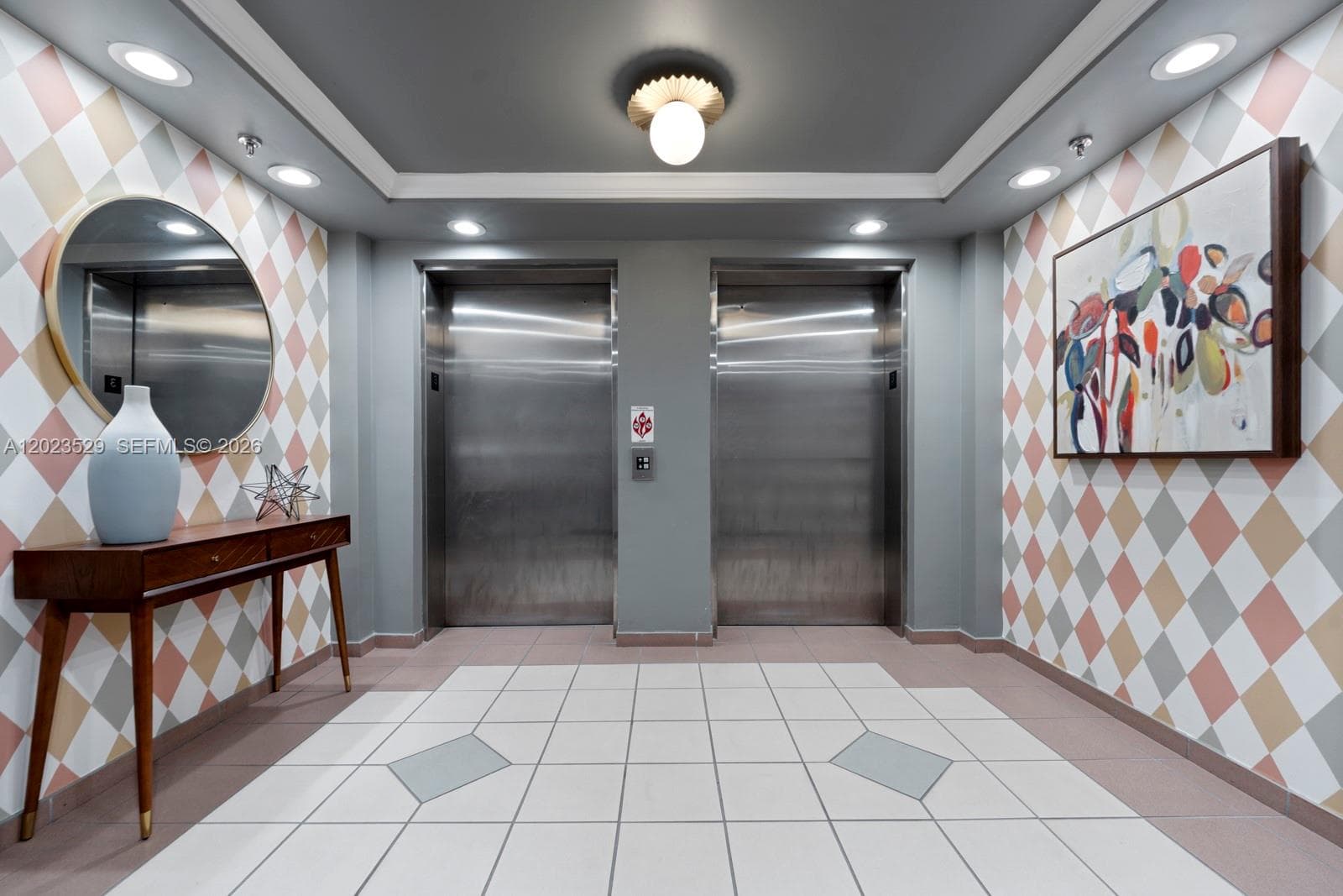 2642 Collins Ave # 303, Miami Beach FL 33140 — 26