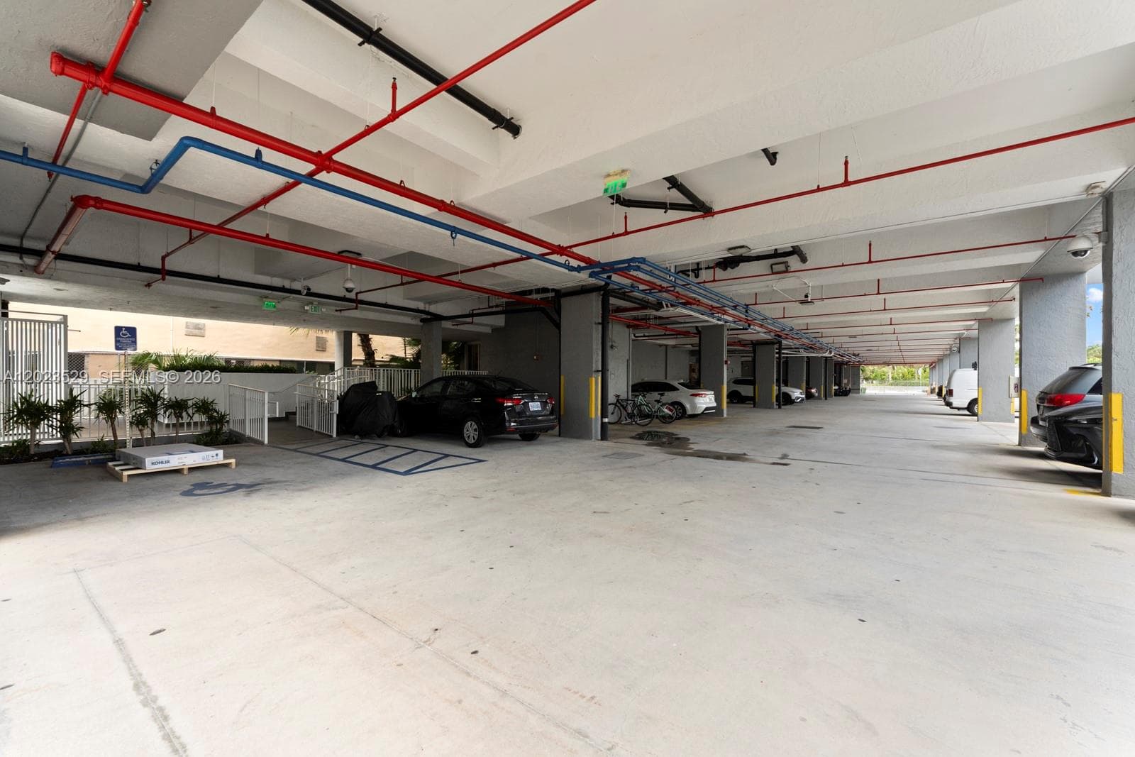 2642 Collins Ave # 303, Miami Beach FL 33140 — 33