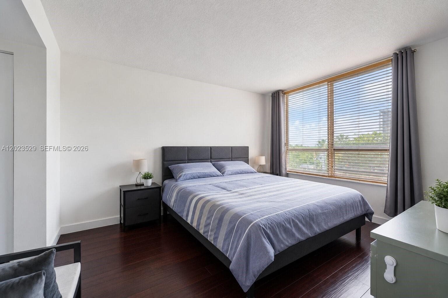 2642 Collins Ave # 303, Miami Beach FL 33140 — 14