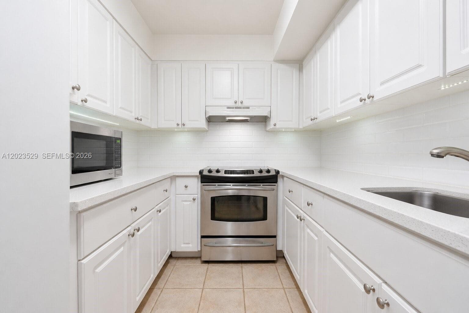 2642 Collins Ave # 303, Miami Beach FL 33140 — 11