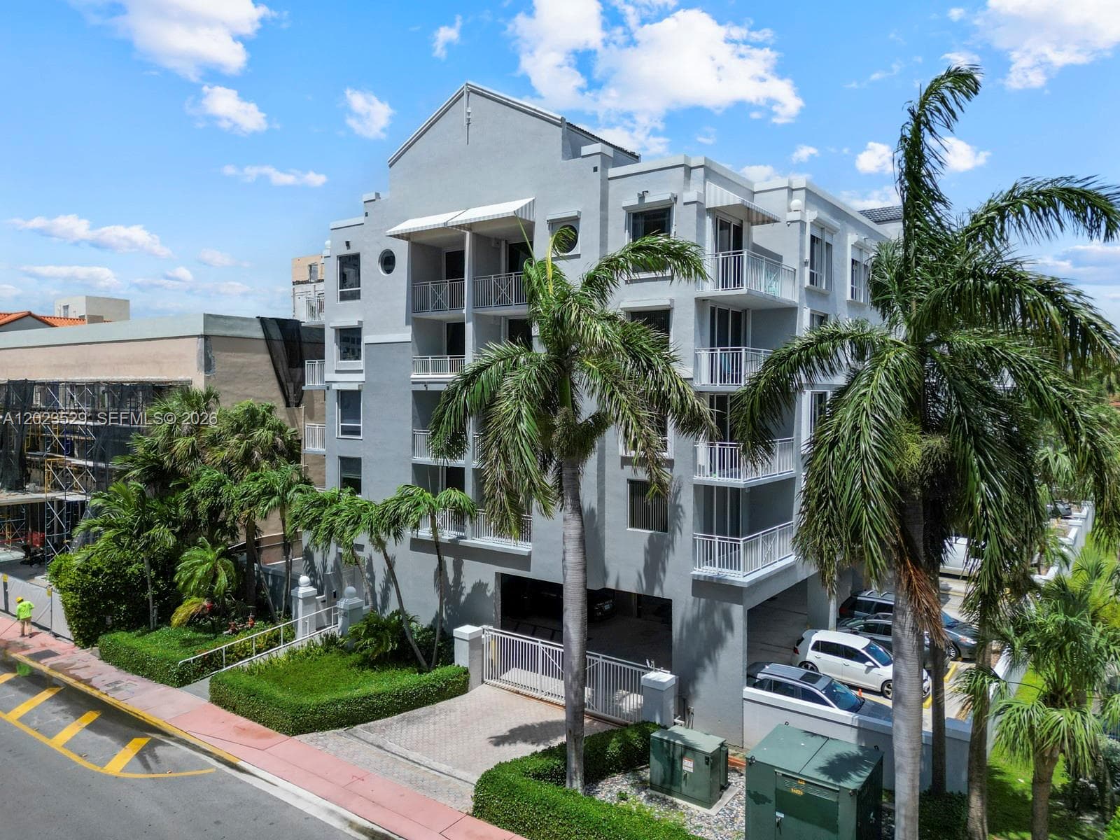 2642 Collins Ave # 303, Miami Beach FL 33140 — 4