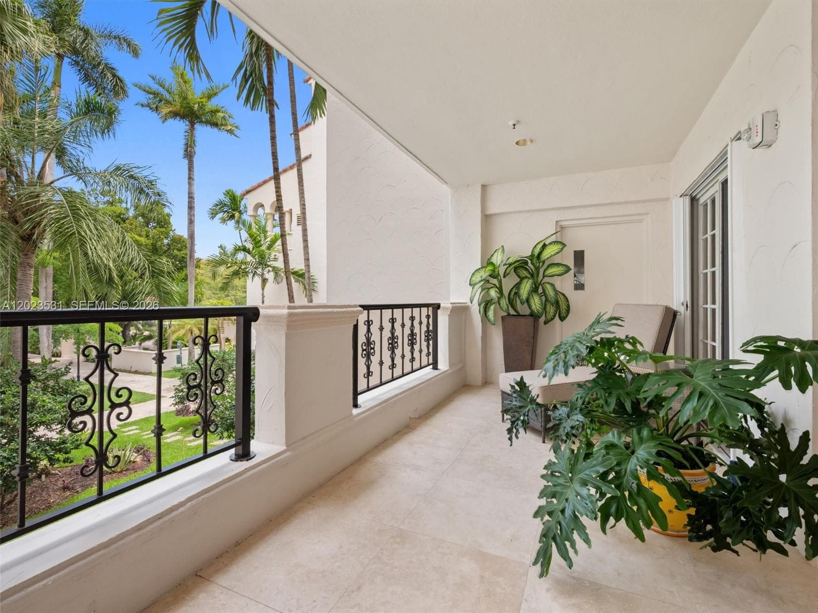 2425 Fisher Island Dr # 5205, Miami Beach FL 33109 — 33