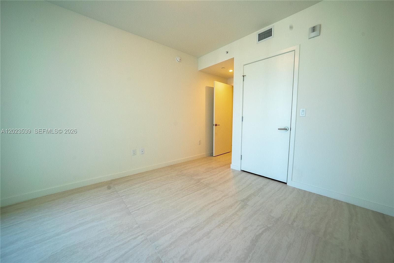 77 SE 5th St # 2203, Miami FL 33131 — 11