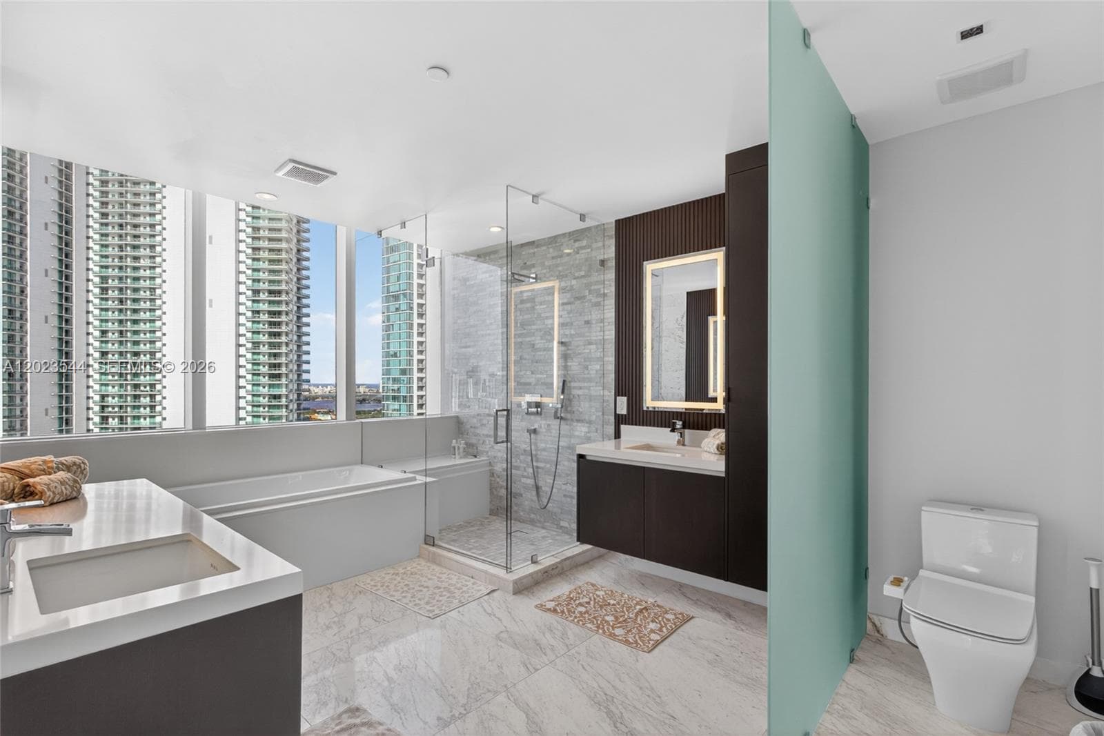 851 NE 1st Ave # 3201, Miami FL 33132 — 23