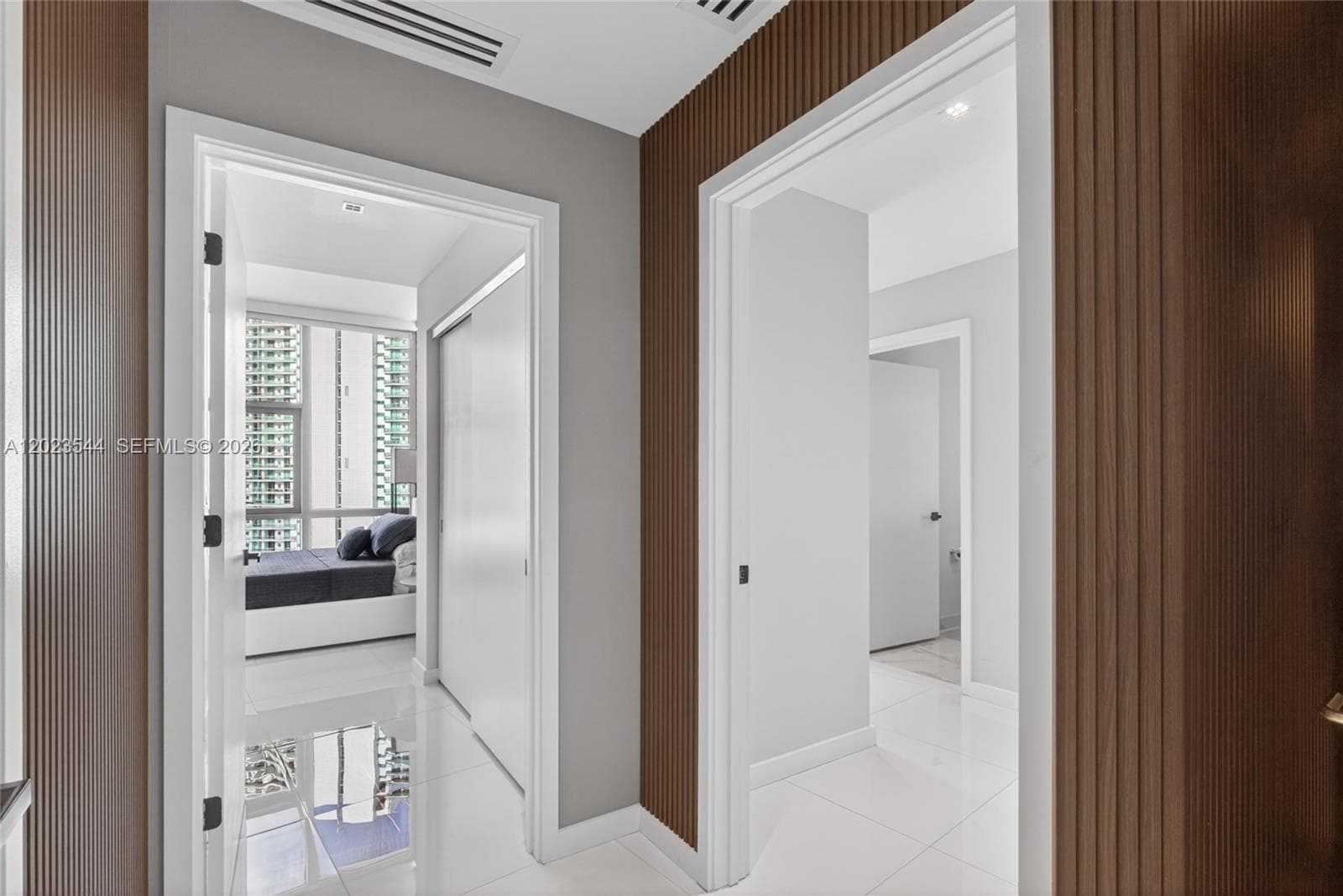 851 NE 1st Ave # 3201, Miami FL 33132 — 52