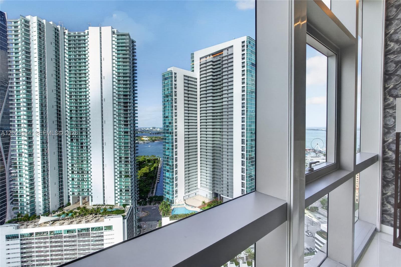 851 NE 1st Ave # 3201, Miami FL 33132 — 47