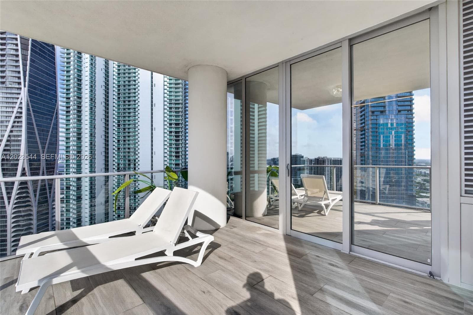 851 NE 1st Ave # 3201, Miami FL 33132 — 12