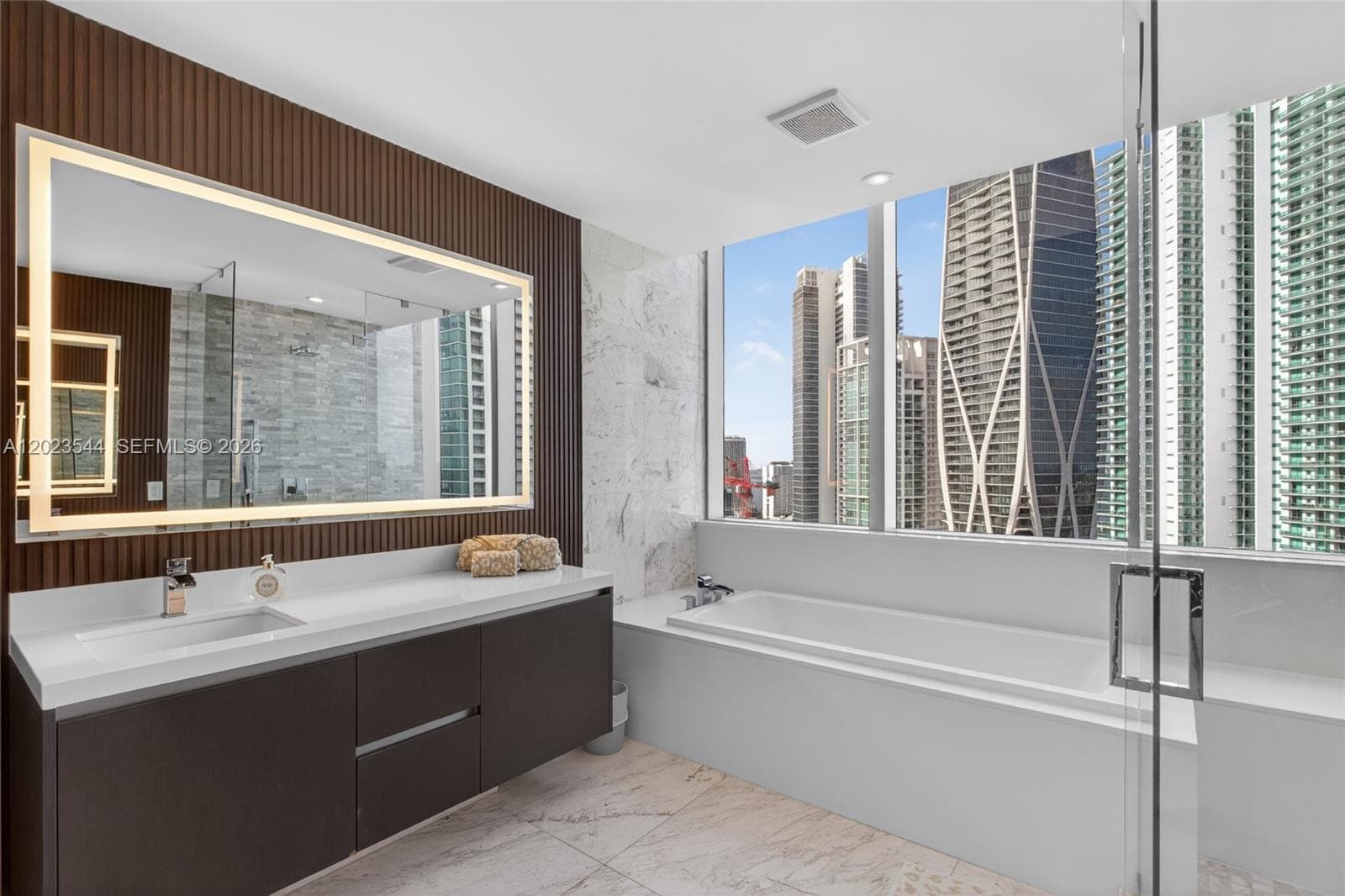 851 NE 1st Ave # 3201, Miami FL 33132 — 22