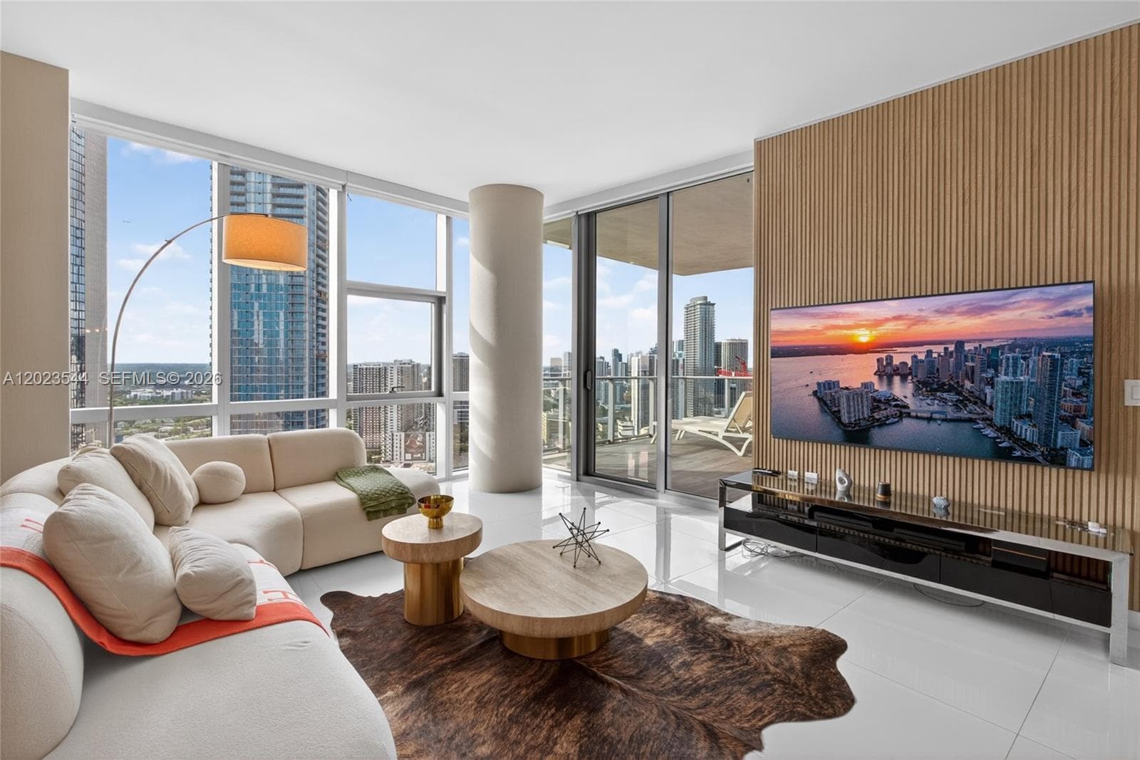 851 NE 1st Ave # 3201, Miami FL 33132 — 3