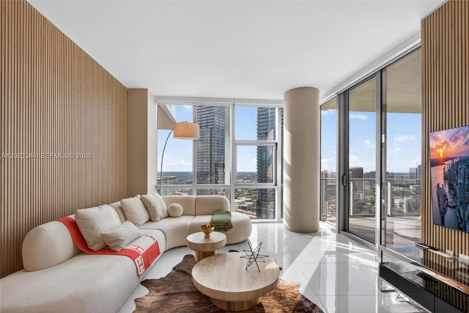 851 NE 1st Ave # 3201, Miami FL 33132 — 5