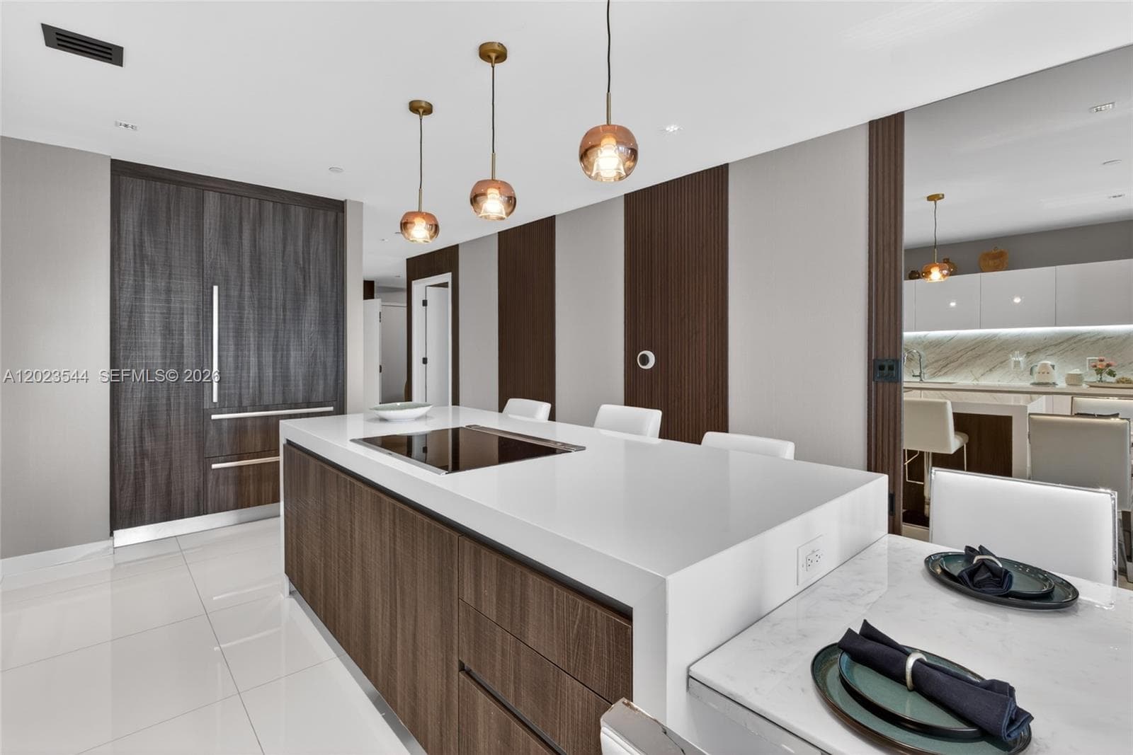 851 NE 1st Ave # 3201, Miami FL 33132 — 33