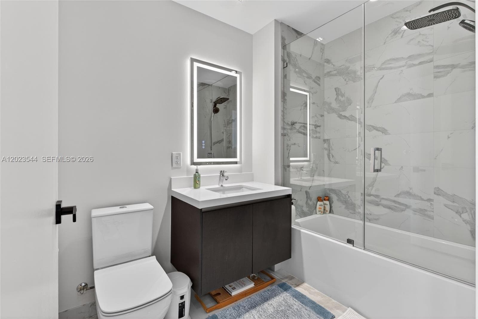 851 NE 1st Ave # 3201, Miami FL 33132 — 54