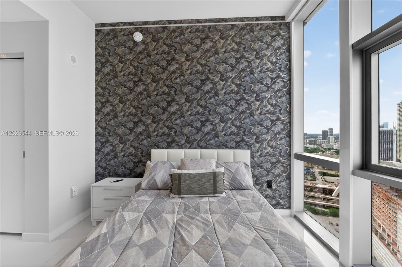 851 NE 1st Ave # 3201, Miami FL 33132 — 58