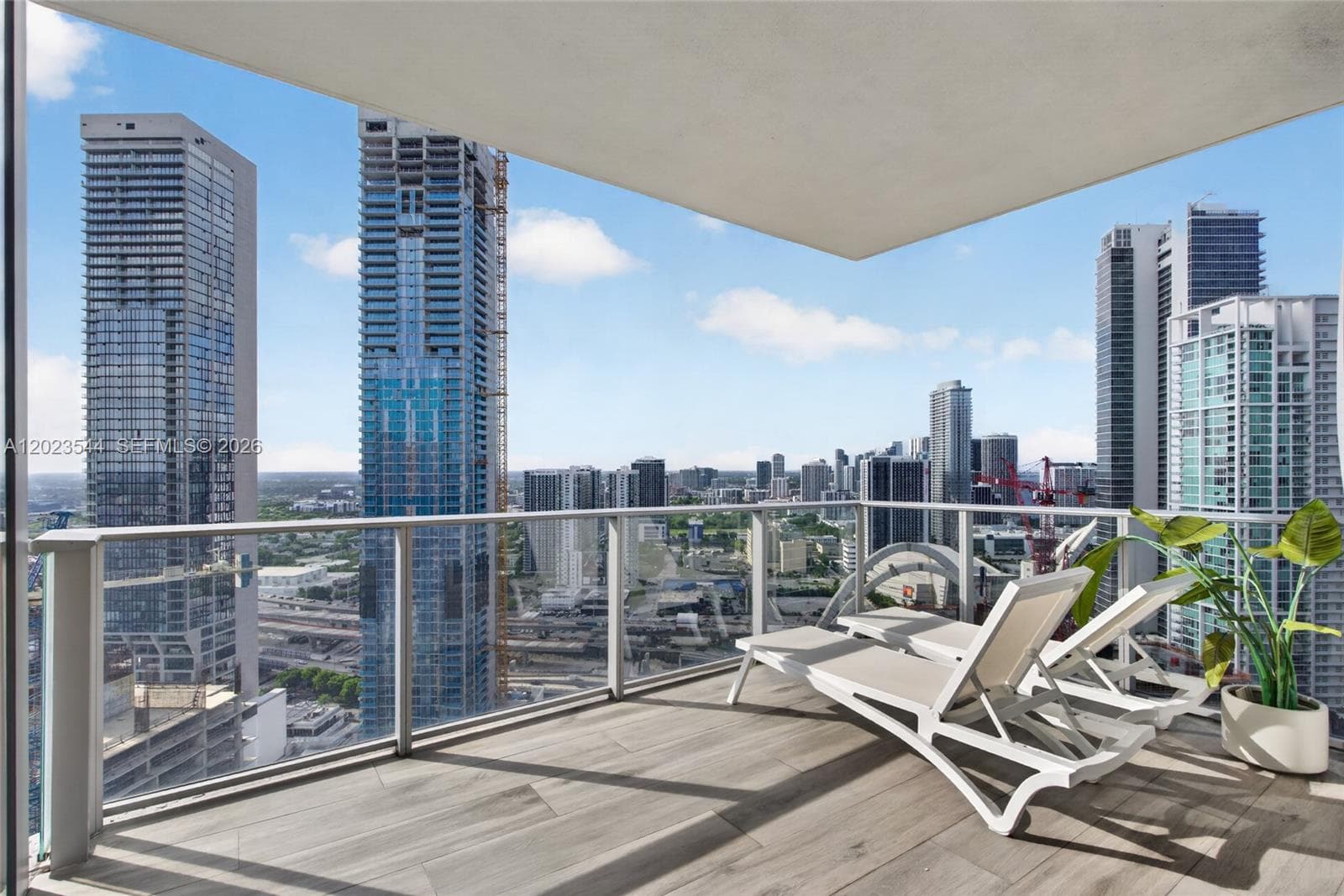 851 NE 1st Ave # 3201, Miami FL 33132 — 11